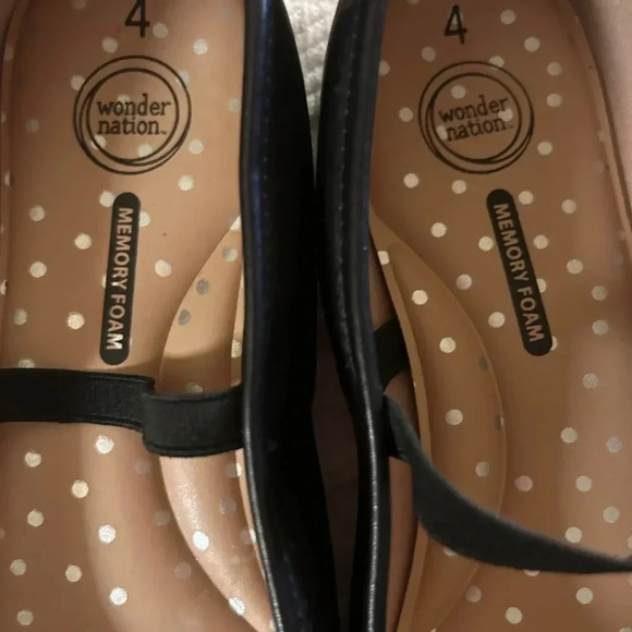 EUC Wonder Nation size 4 black Mary Jane flats size 4 youth. Round toe. Strap - Picture 4 of 6
